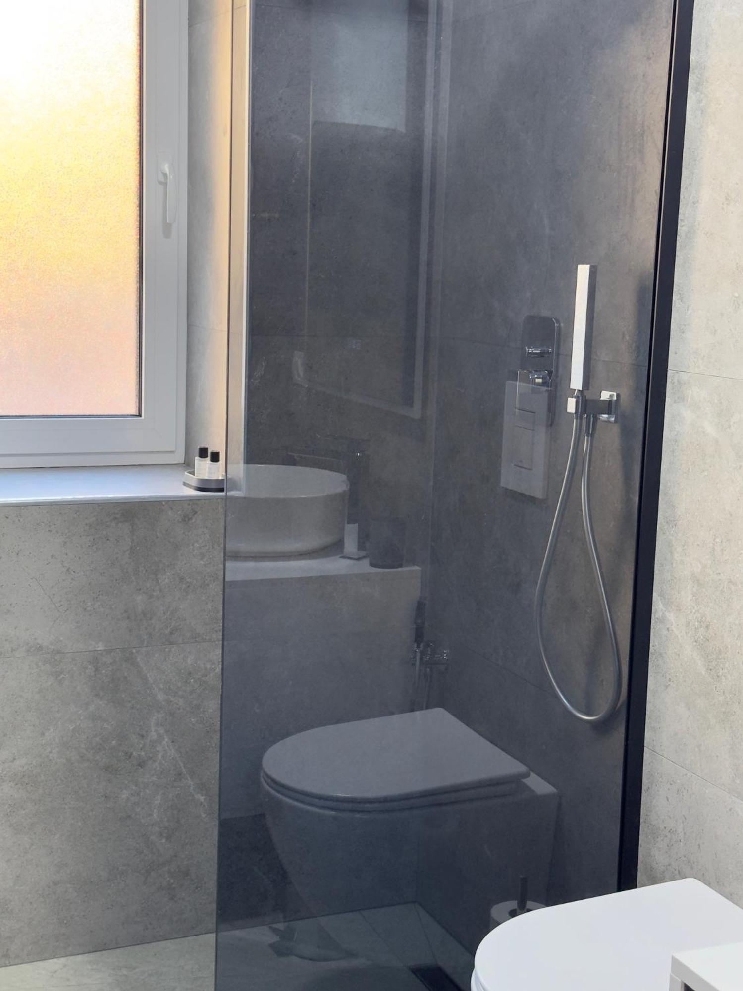 Loha Luxury * Tirana